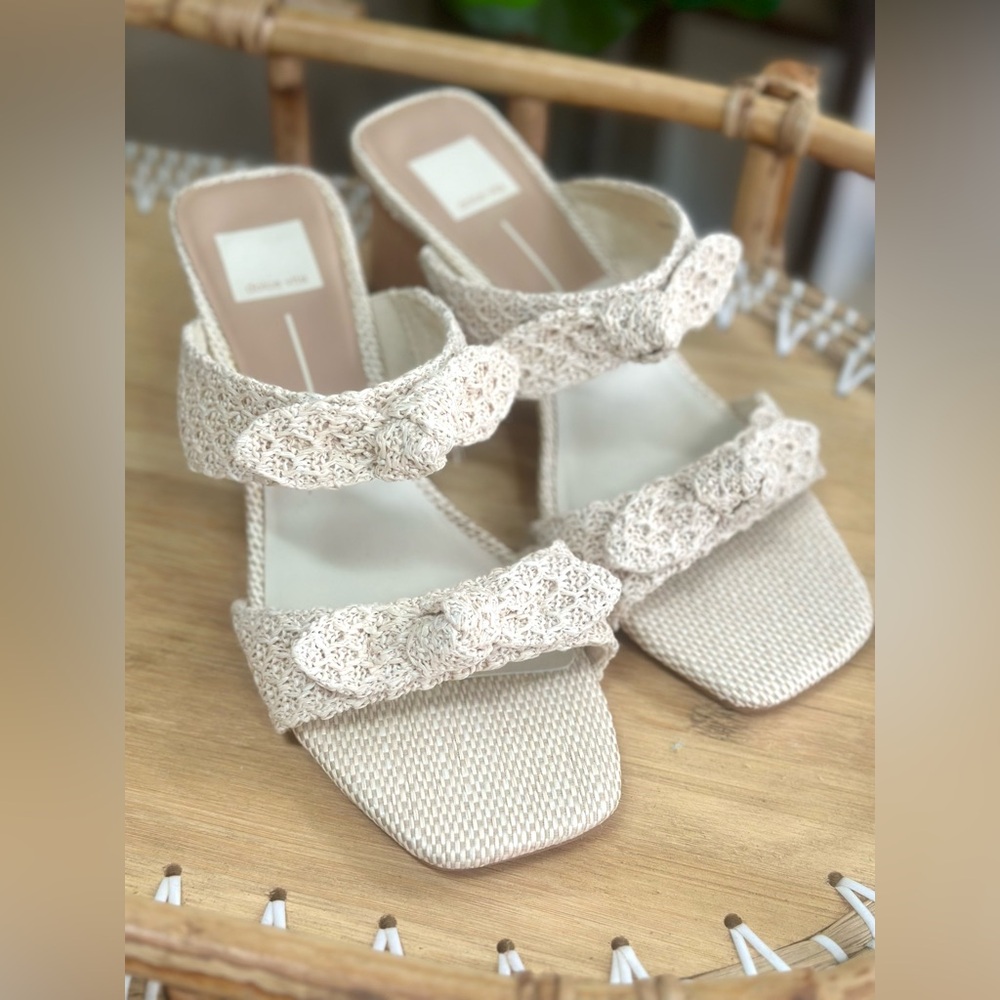 Dolce Vita NWOT Zeeke Crochet Woven Bow Chunky Heel Sandals Sand Size 9.5